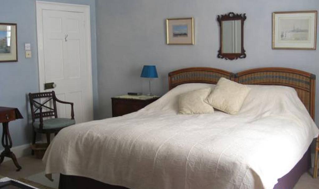 アシュフォード Stowting Hill House Bed & Breakfast 部屋 写真