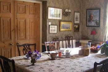 アシュフォード Stowting Hill House Bed & Breakfast エクステリア 写真